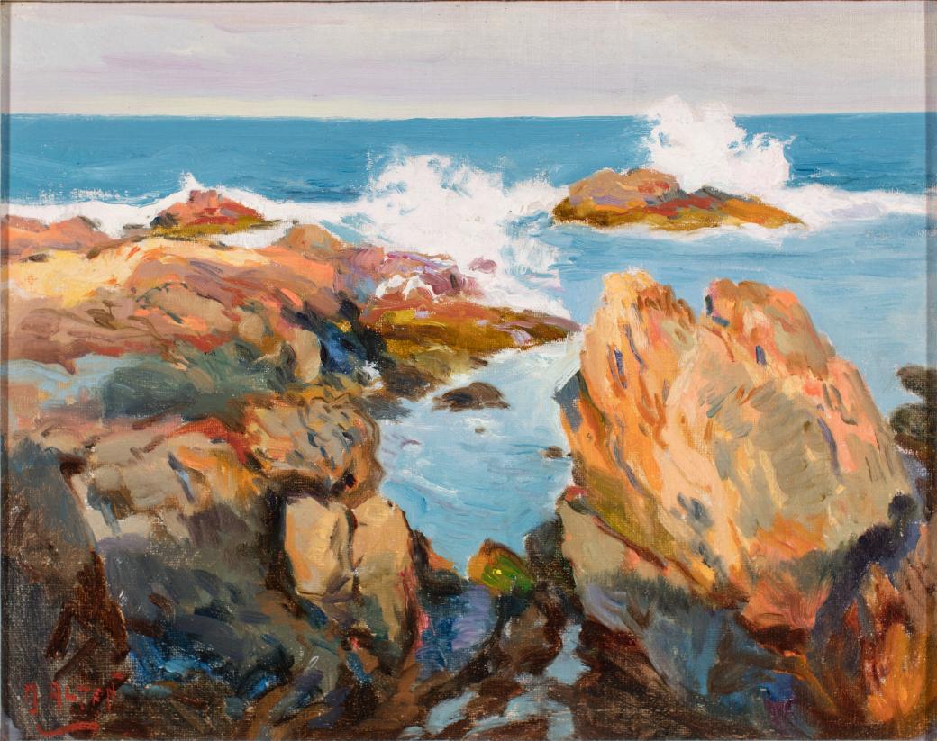 Light reflecting off tan/brown rocks and blue water.