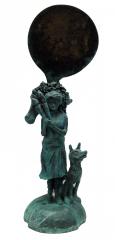 Interpretation of an Etruscan Mirror Stand with Hecate