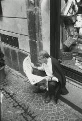 Man Reading Newspaper, Corso Cavour, Orvieto, Umbria